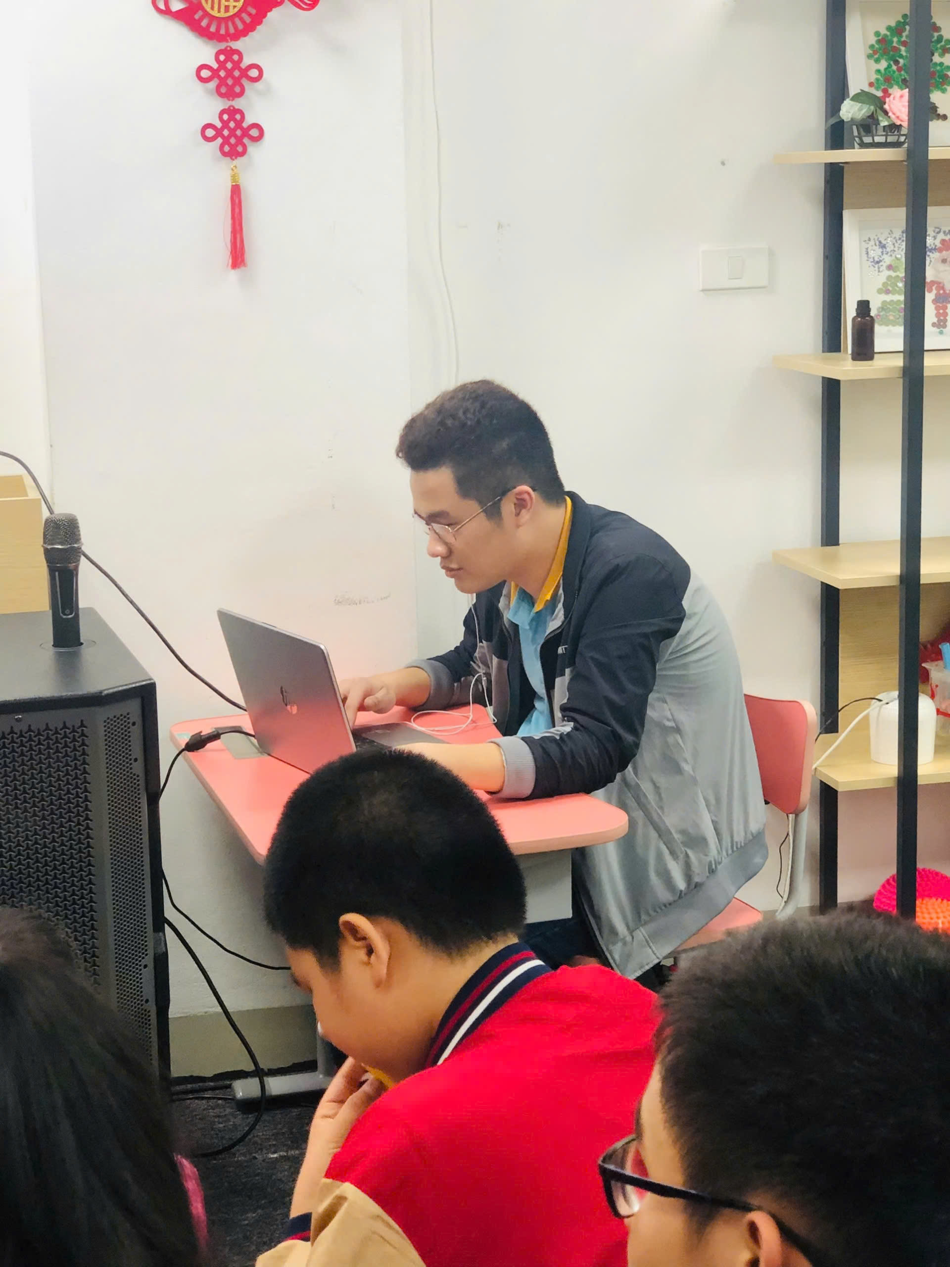 Viết ước mơ từ cánh cửa công nghệ của chàng sinh viên khiếm thị